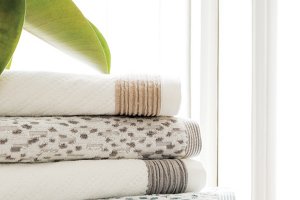 Decoramos tu casa en Menorca con tejidos exclusivos