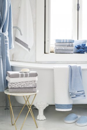 Retail sales of towels in Menorca